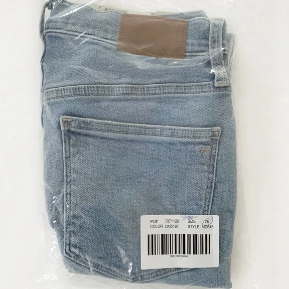 MADEWELL 11" High-Rise Skinny Crop Jeans! - Picture 6 of 10